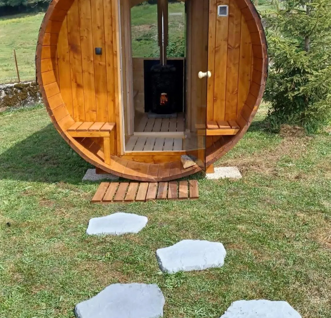 Residence De Suzanne Gite Avec Sauna Privatif Brommat France